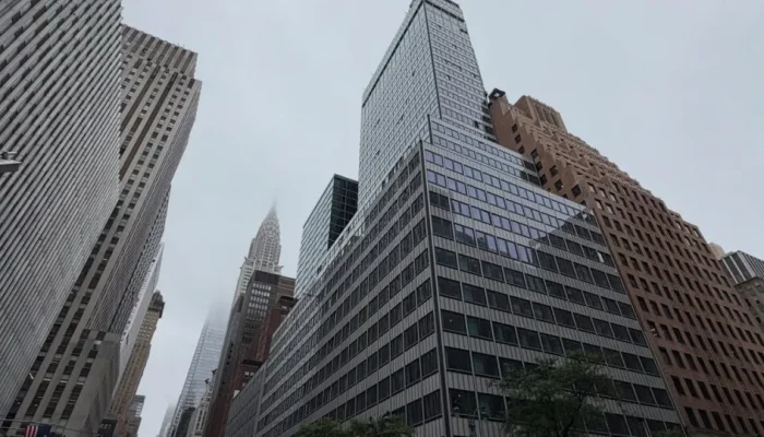 Prédio de 37 andares é evacuado em Manhattan devido a risco de colapso
