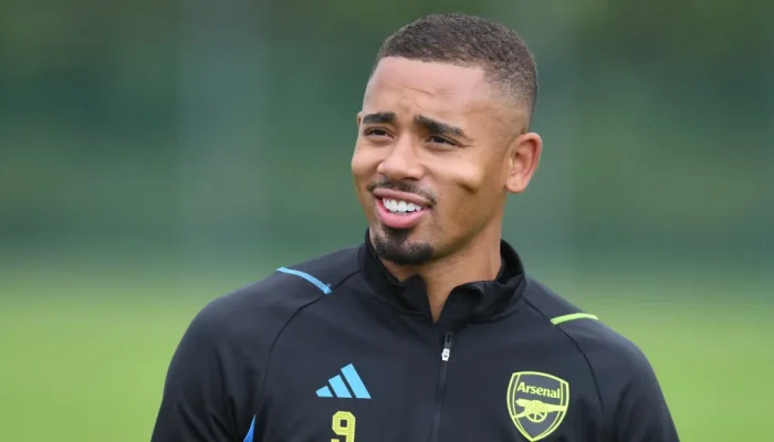 Gabriel Jesus treina no Palmeiras durante férias do Arsenal