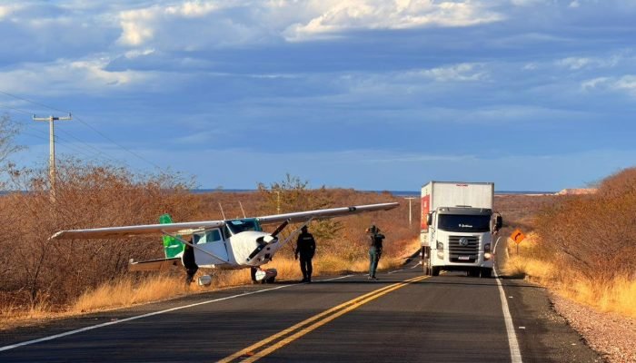 Pouso forçado de aeronave na Pi-229 em Jaicós