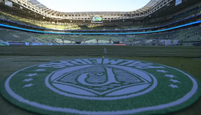 Palmeiras espera arrecadar R$ 60 milhões com zagueiros fora dos planos