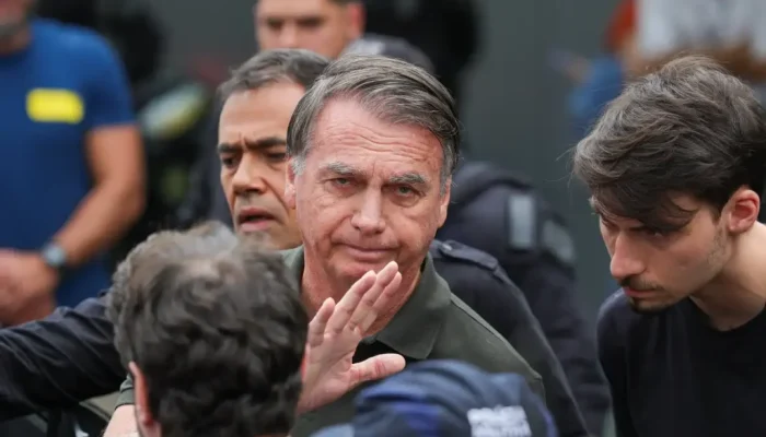 Moraes proíbe visitas a Bolsonaro durante prisão domiciliar