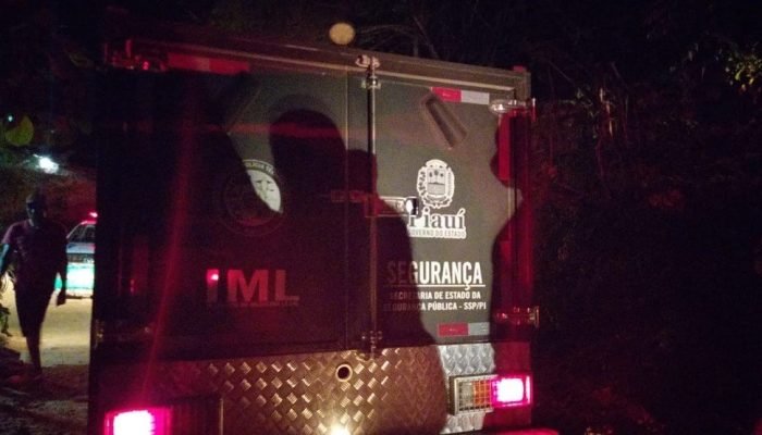 O IML foi acionado para remover o corpo do local. (Foto: ClubeNews)