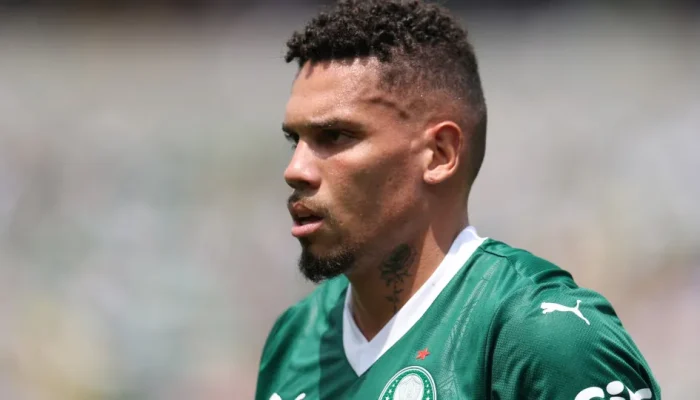 Paulinho sofre lesão e desfalca Palmeiras contra o Vitória