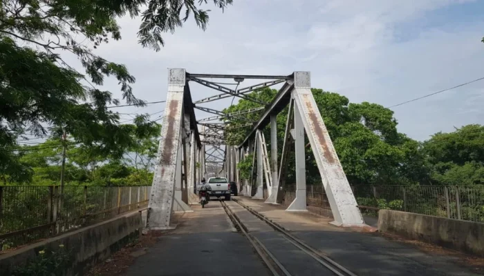 Ponte Metálica é interditada para manutenção entre Timon e Teresina
