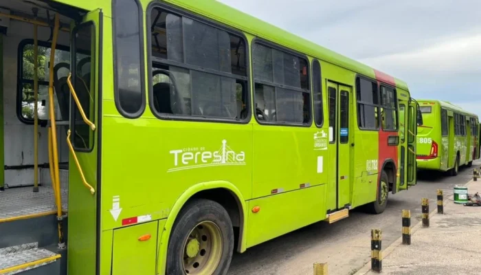 Prefeito sanciona lei para empréstimo de R$ 95 milhões na compra de ônibus