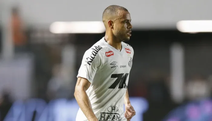 Santos encerra negociações com Mayke e caso vai para o jurídico