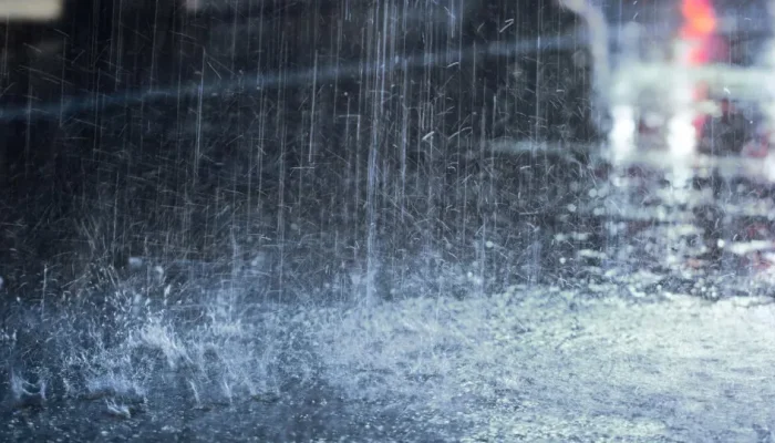 Tempestade atinge Belo Horizonte durante votação e causa falta de luz