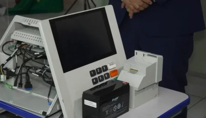 TRE apresenta funcionamento da urna eletrônica a estudantes do Piauí
