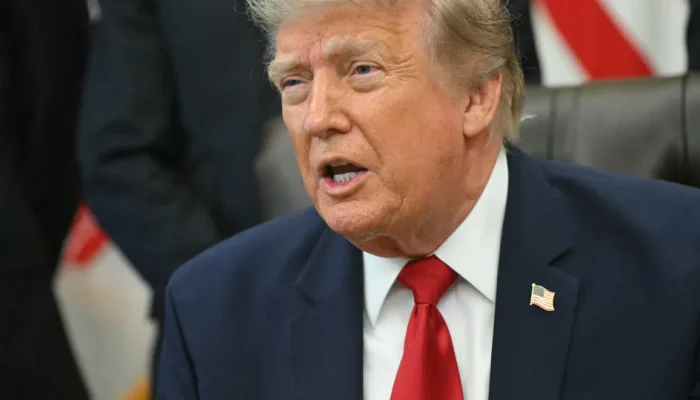 Trump anuncia acordo favorável com o Canadá e adia tarifas