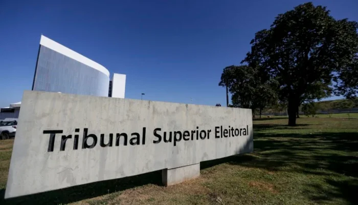 TSE confirma veto a postagens que associam Lula e Flávio ao crime organizado