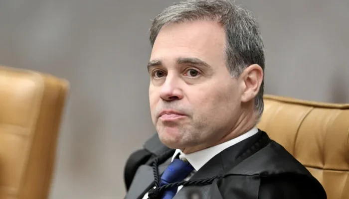 TSE decide pela remoção de notícias falsas sobre Nossa Senhora e Flávio Bolsonaro